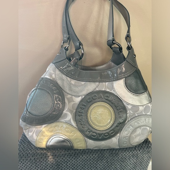 Gray and Silver Optic Coach Shoulder Bag - Picture 2 of 10